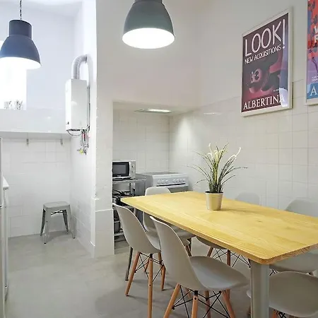 Bh2 Charm In Bohemian Bairro Alto * 4bdr * Old Style Apartment