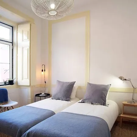 Apartment Bh2 Charm In Bohemian Bairro Alto * 4bdr * Old Style *