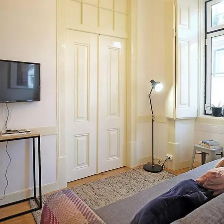 Apartment Bh2 Charm In Bohemian Bairro Alto * 4bdr * Old Style