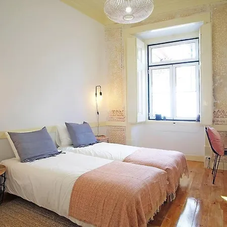 Bh2 Charm In Bohemian Bairro Alto * 4bdr * Old Style Apartment Lisbon