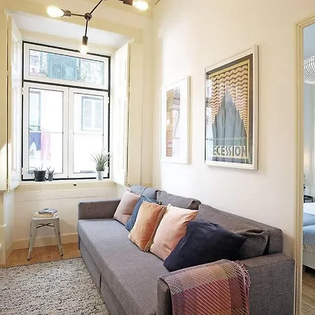 Bh2 Charm In Bohemian Bairro Alto * 4bdr * Old Style Appartement *